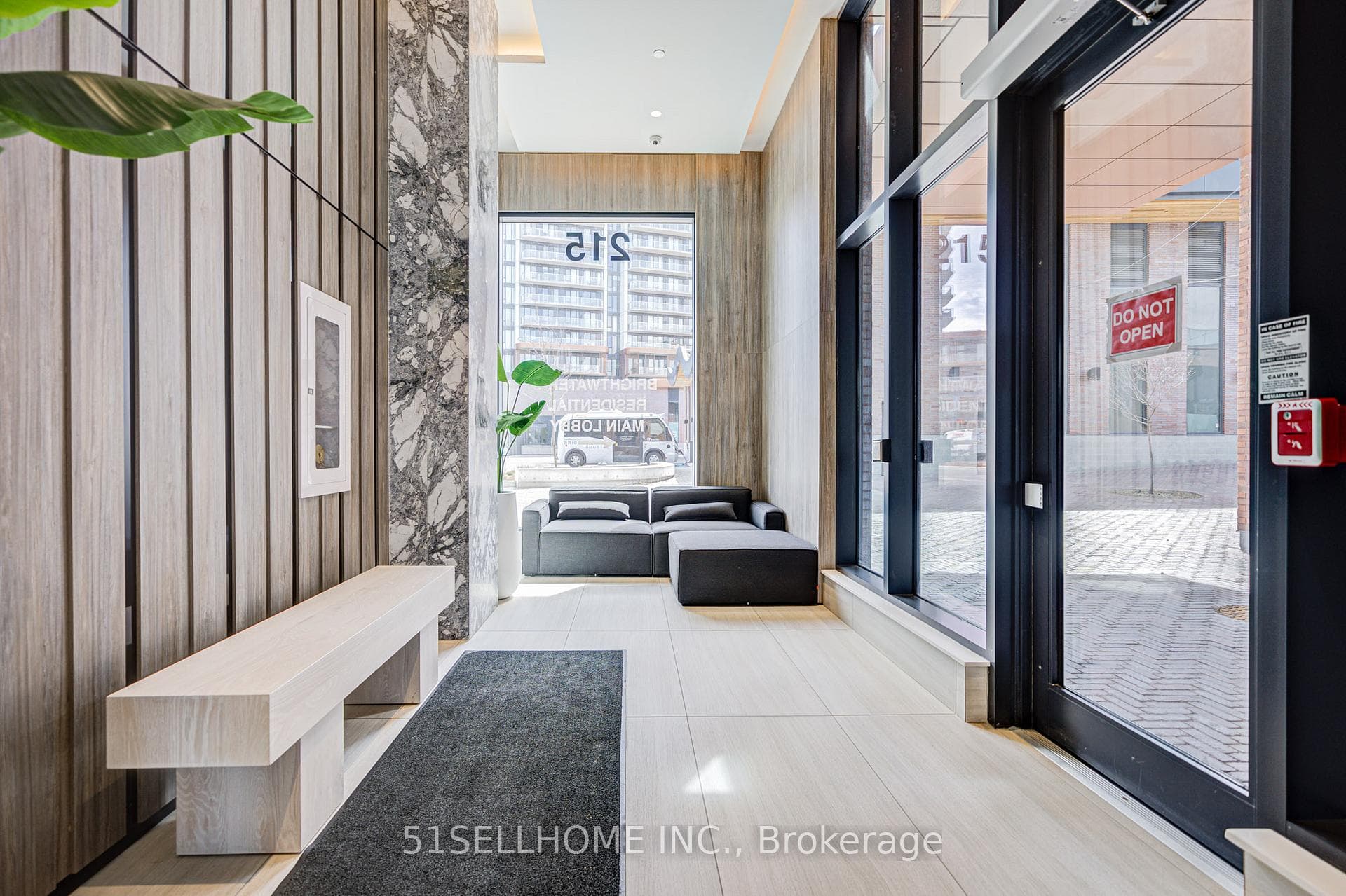 215 Lakeshore Road Unit 333 photo 4