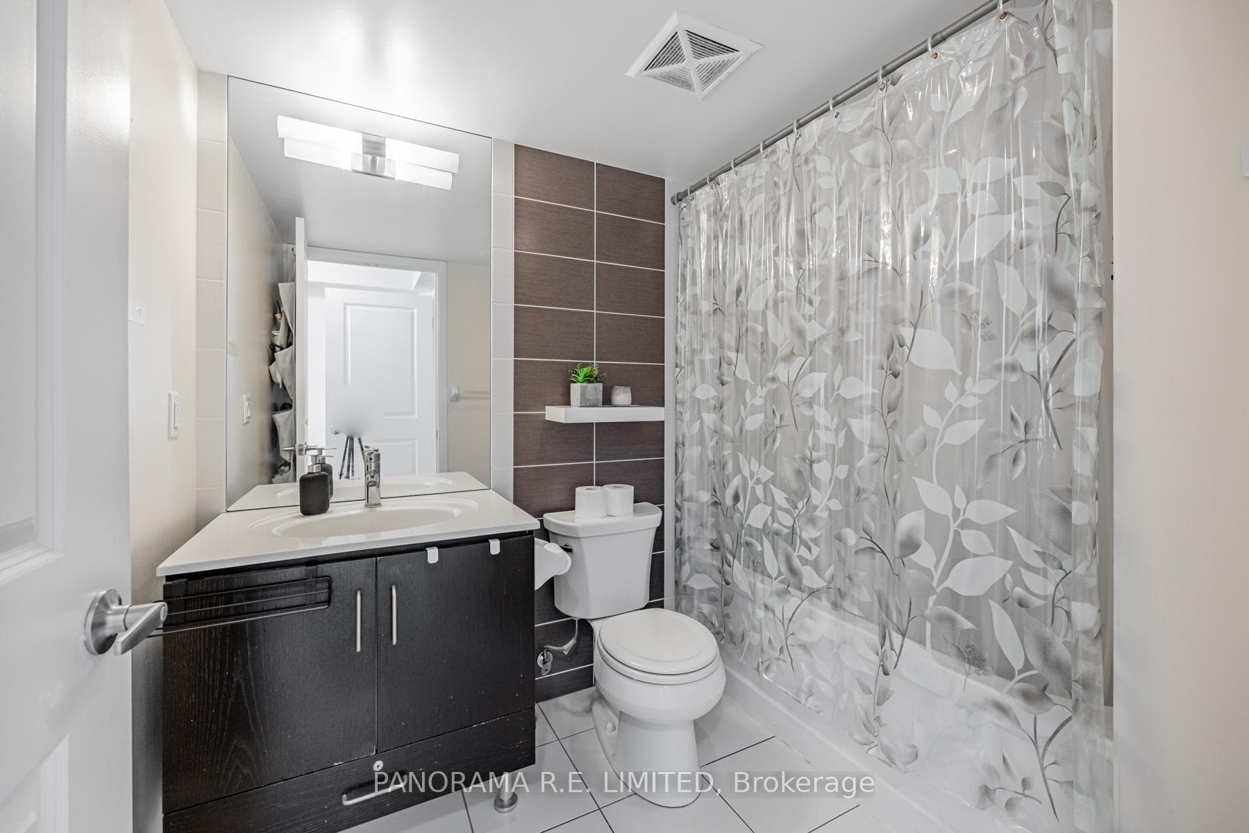 215 Sherway Gardens Road Unit 1702 photo 9