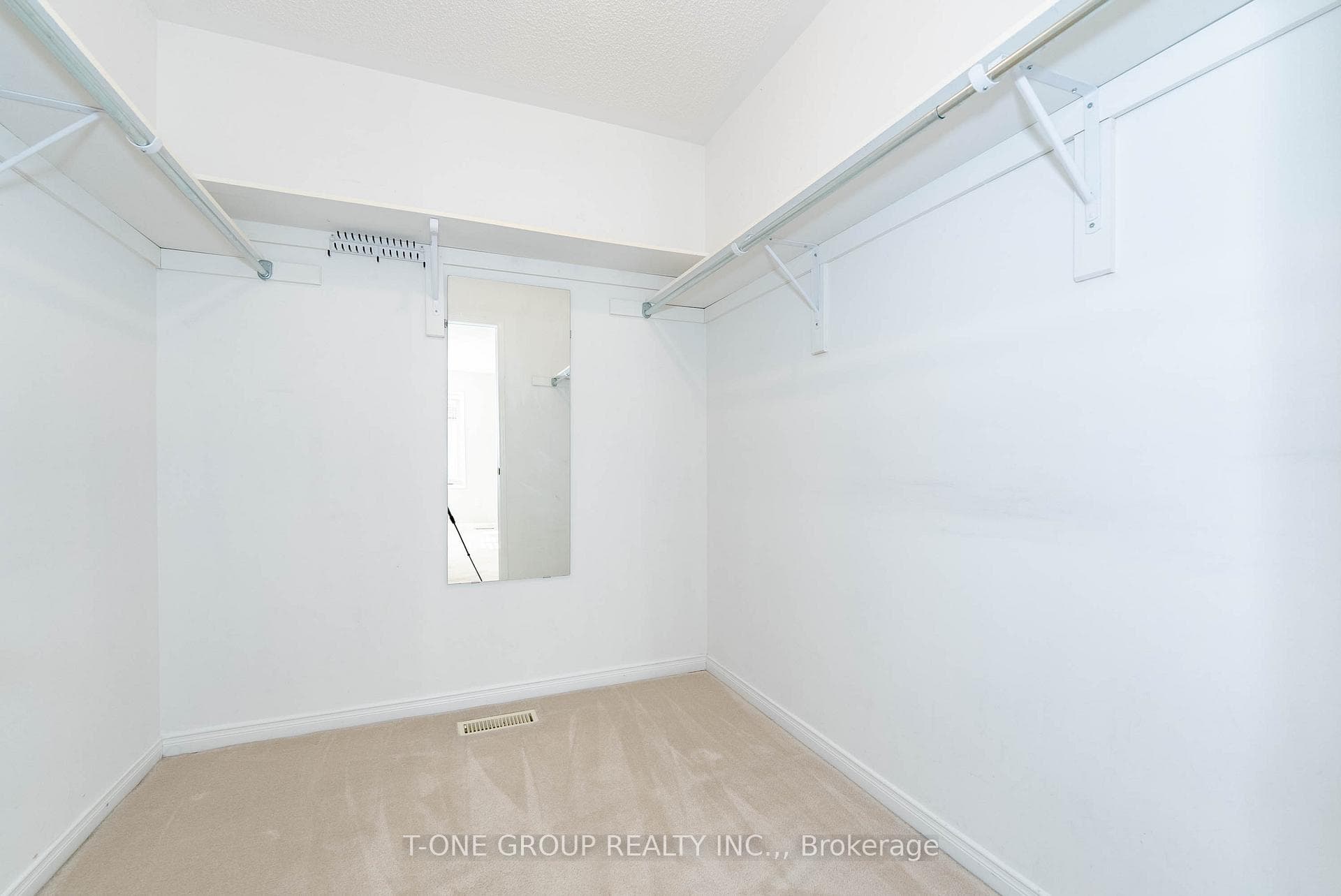 127 Jordanray Boulevard photo 28