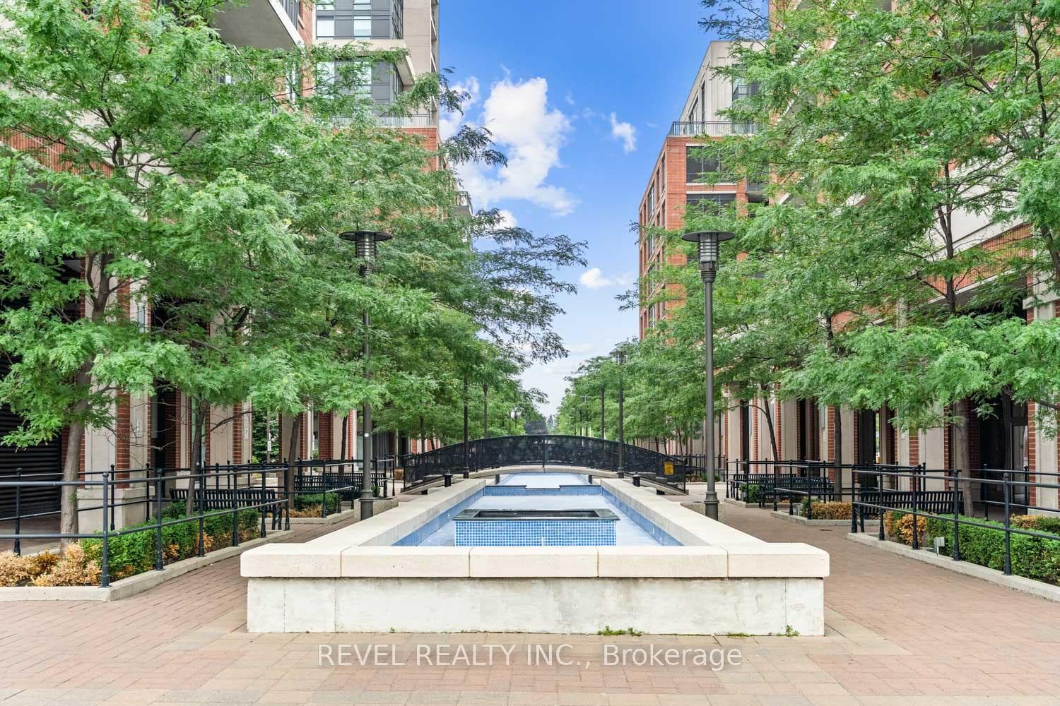 830 Lawrence Avenue Unit 510 photo 16