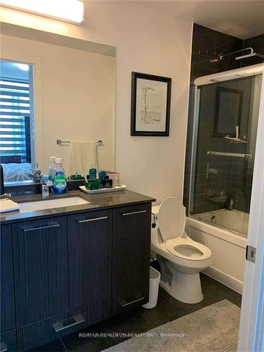 9471 Yonge Street Unit 1511 photo 7