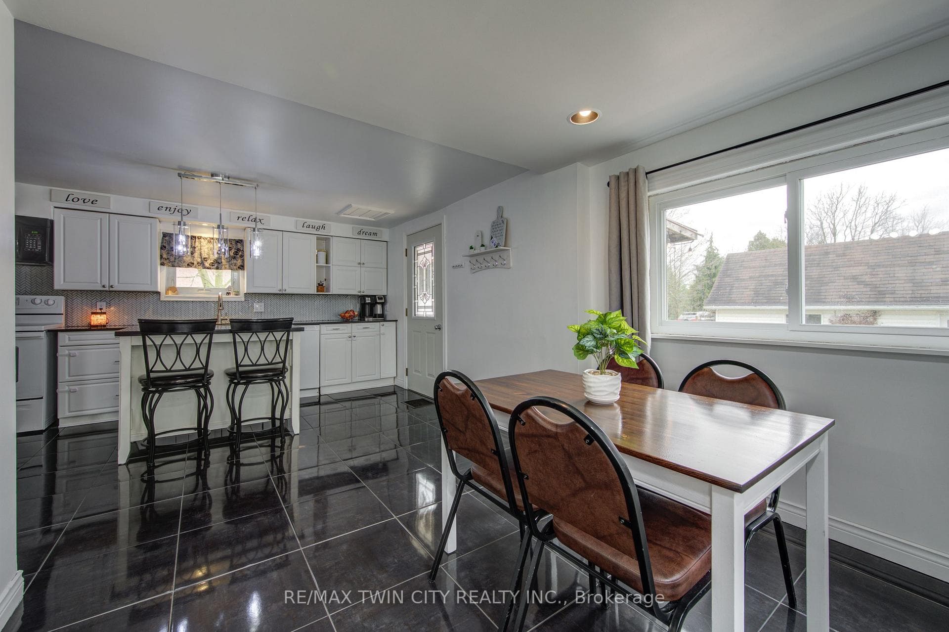 226 ONTARIO Road photo 12