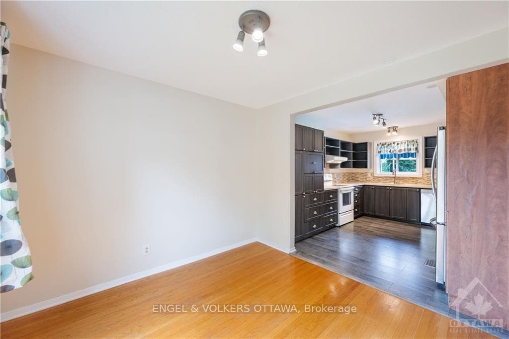 2958 SOUTHMORE Drive photo 10