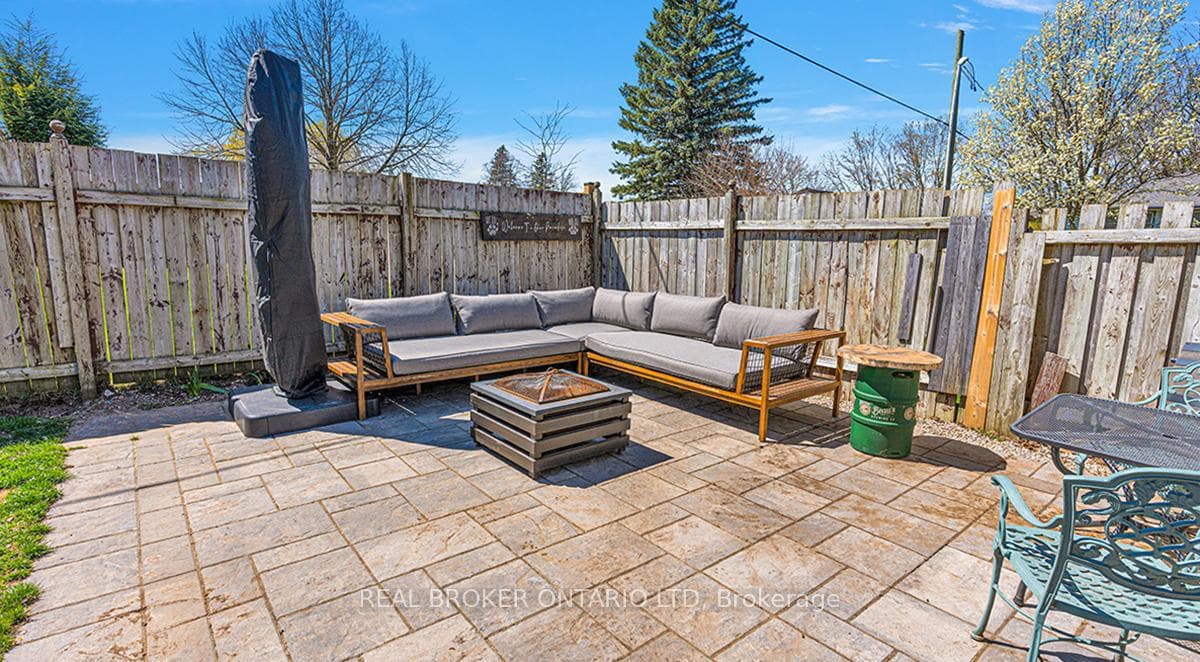 92 Arcadia Crescent photo 28