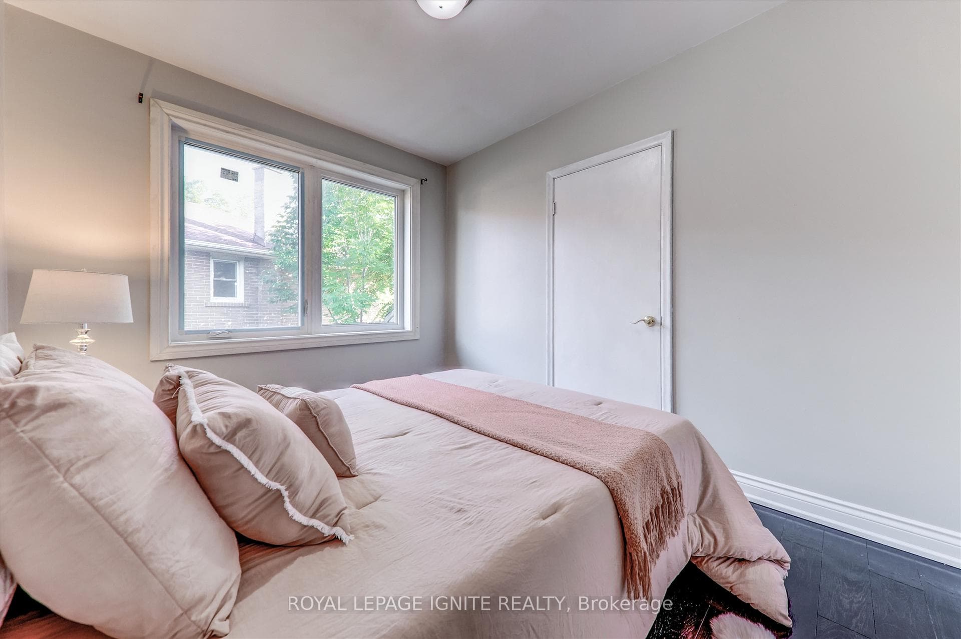 48 Milford Haven Drive photo 17