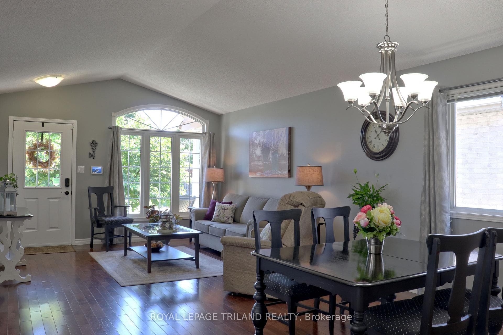 366 White Sands Drive photo 3