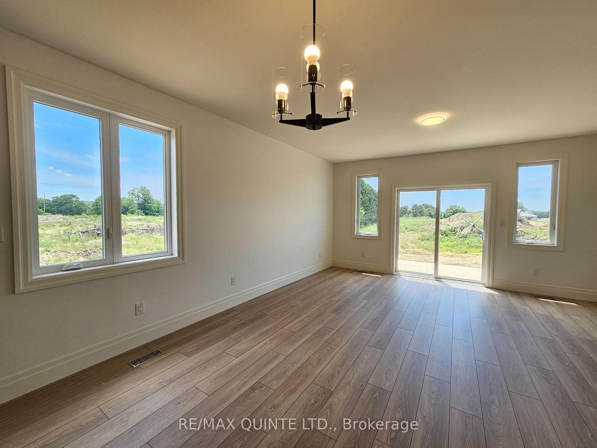 Dining / Living Room