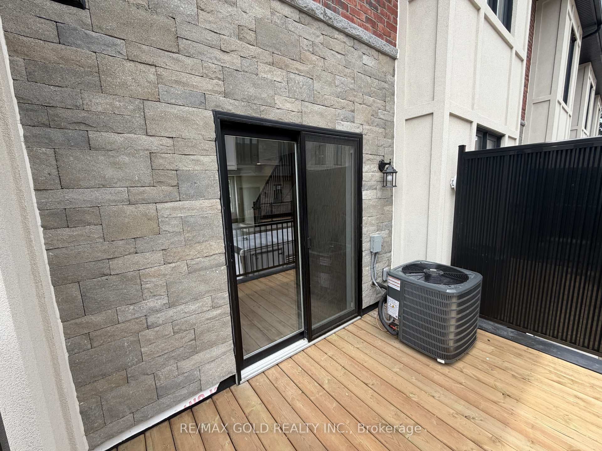 702 Royal Front Street photo 12