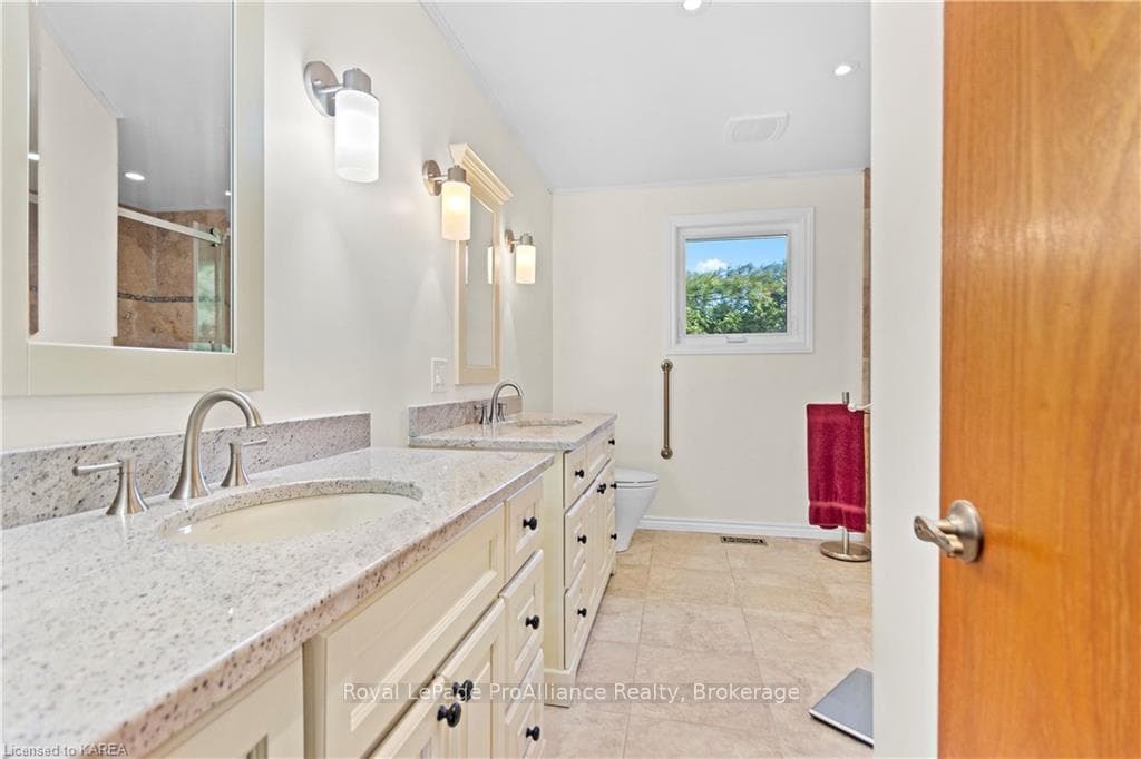 947 NEWCASTLE Street photo 25