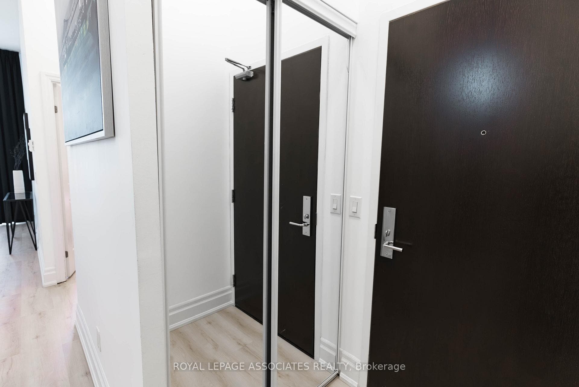 111 Upper Duke Crescent Unit 101 photo 13