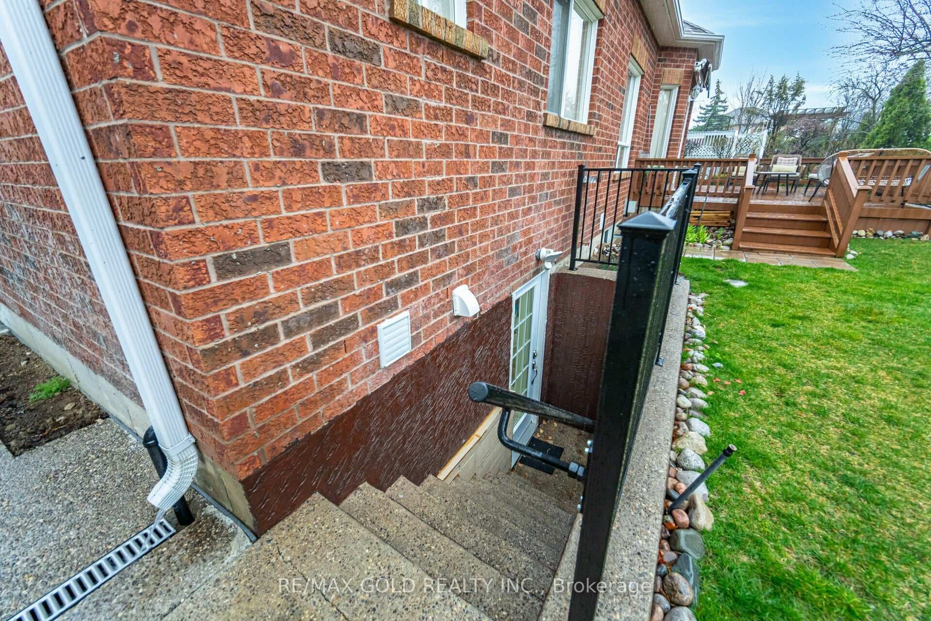 20 Valleybrae Court photo 28