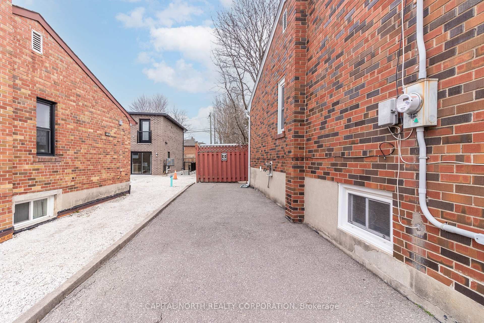 8 Jubilee Crescent photo 38