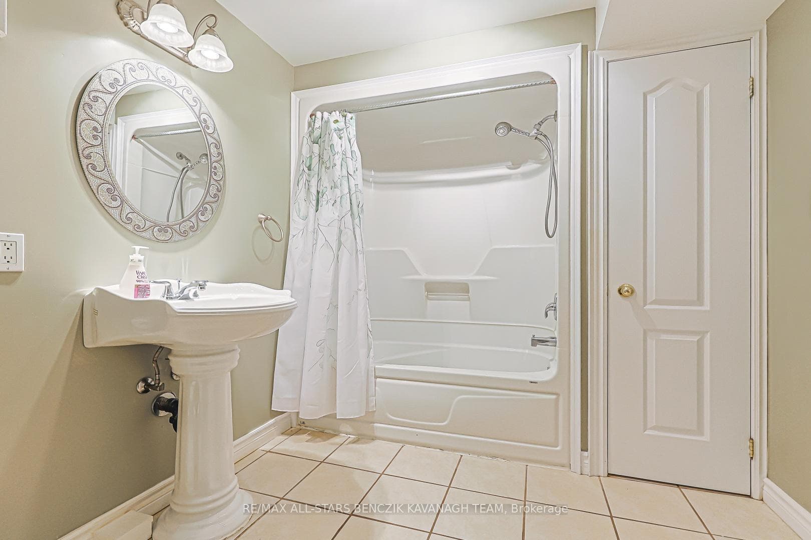 5633 Lakeshore Road photo 29