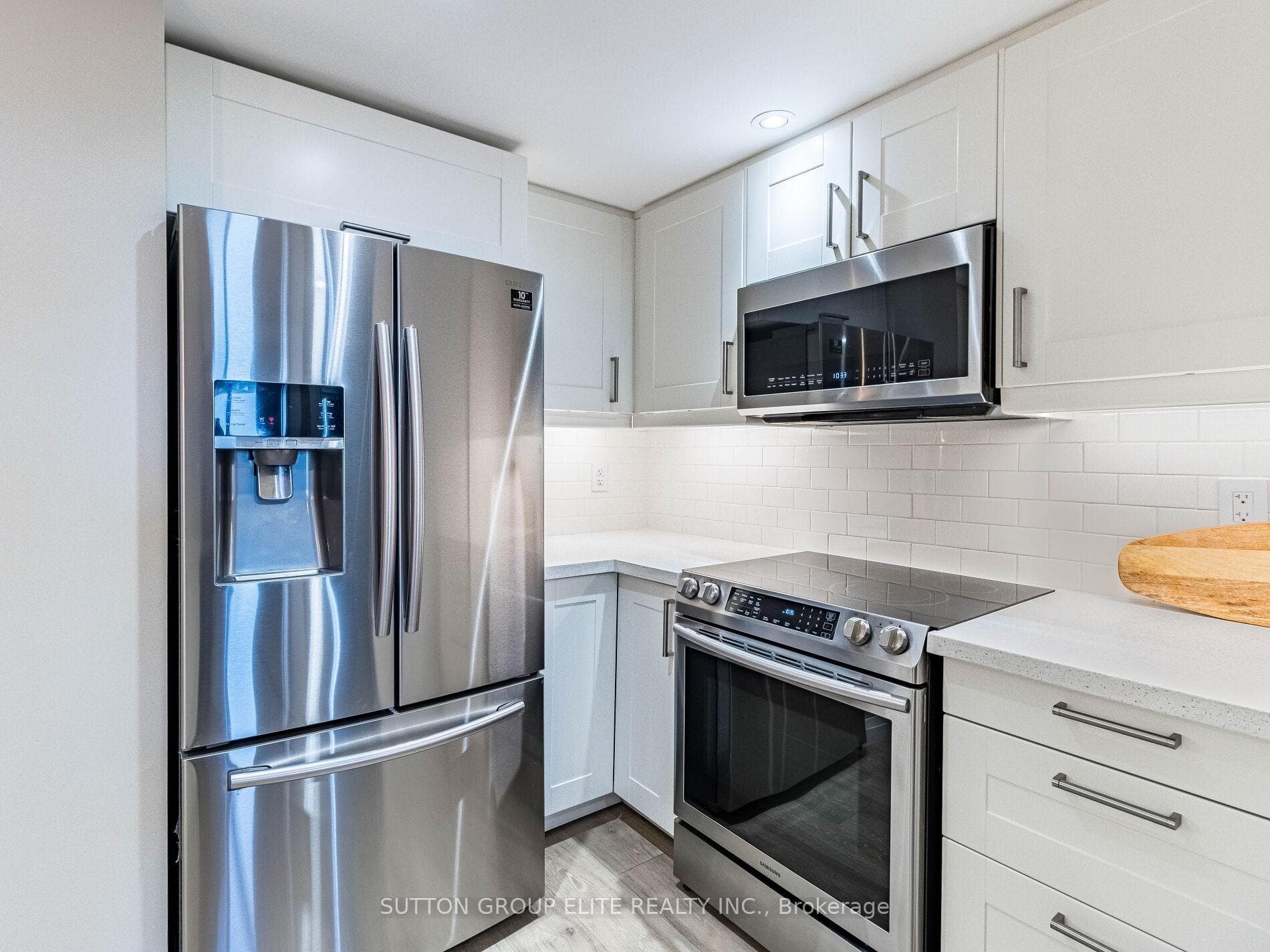 820 Burnhamthorpe Road Unit 1605 photo 11