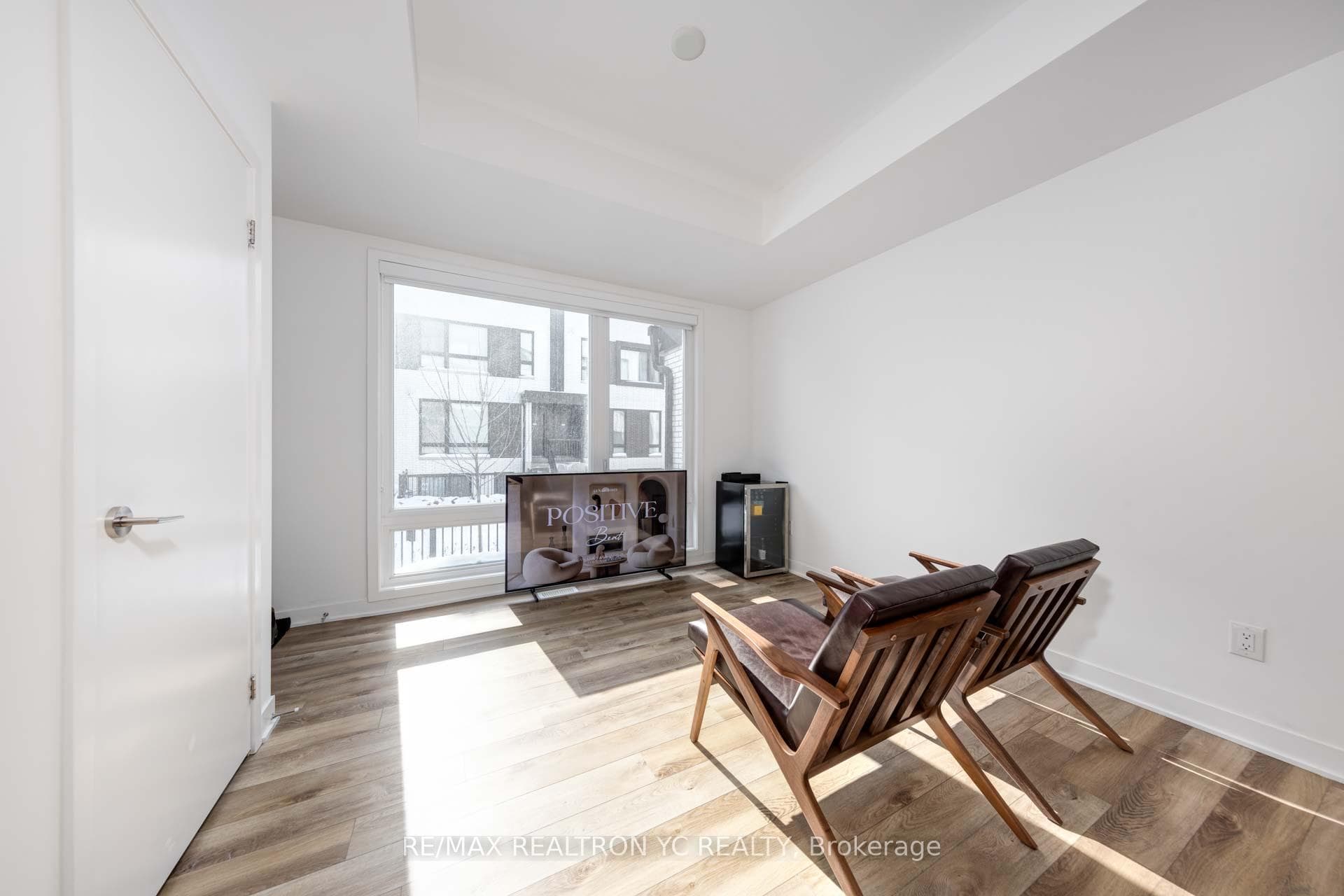 40 Ed Clark Gardens Boulevard Unit 6 photo 1