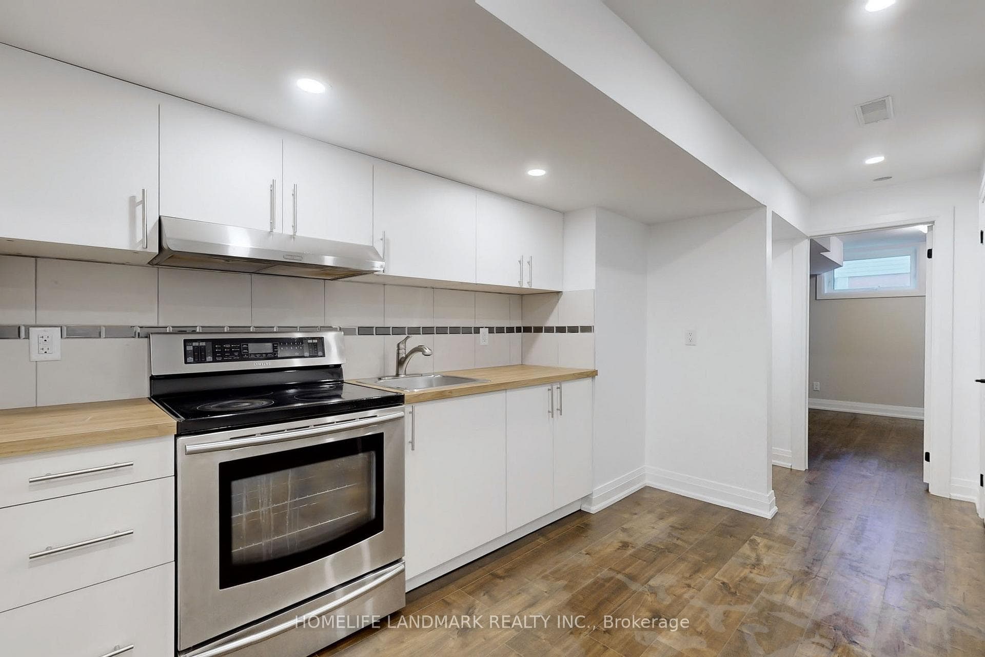 1661 Mount Albert Road Unit Unit 2 photo 6