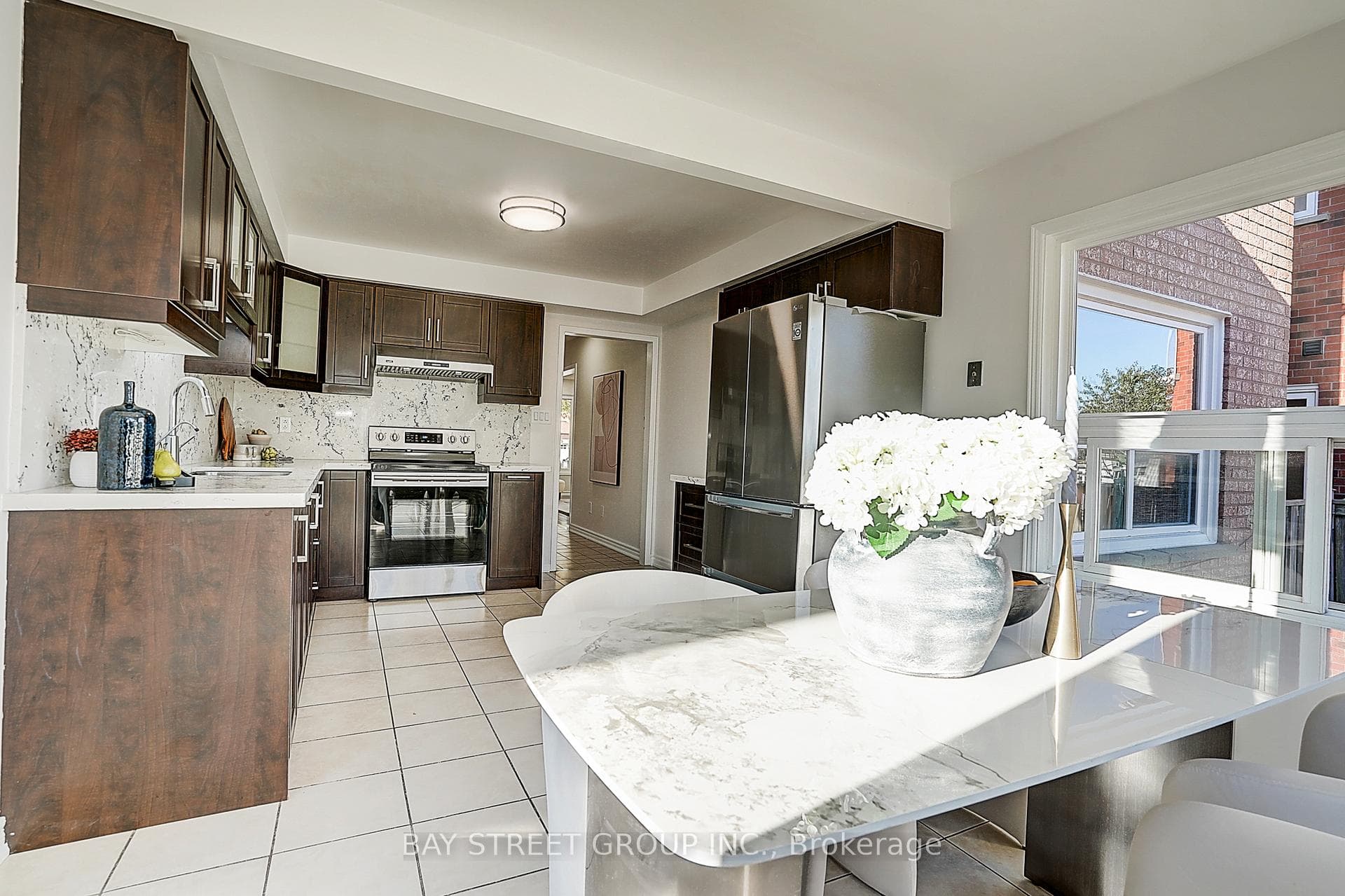 334 Goldhawk Trail photo 10