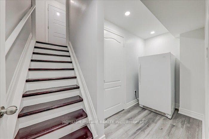 84 Darren Avenue Unit Bsmt photo 3
