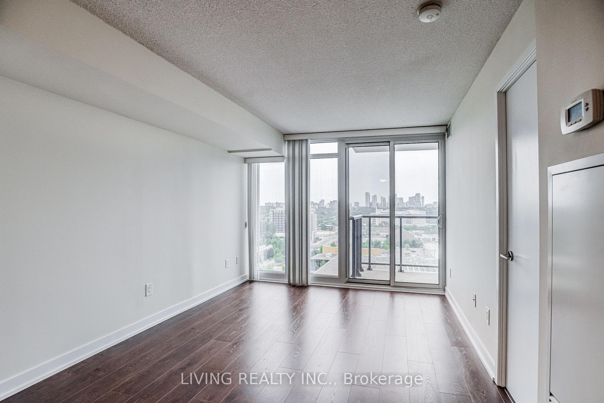 121 Mcmahon Drive Unit 1207 photo 9