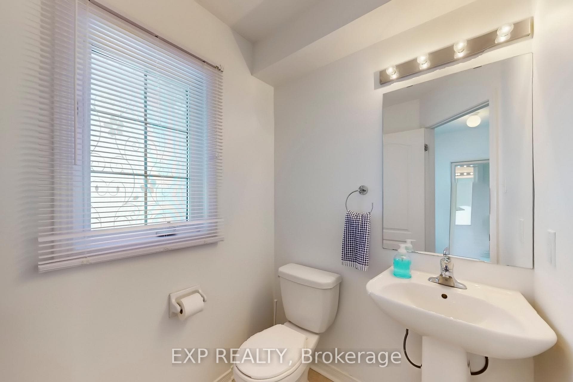 60 Fred Jackman Avenue photo 16