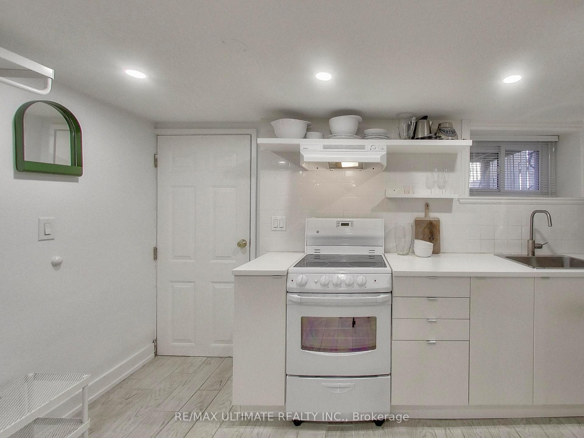 24 Pauline Avenue photo 33