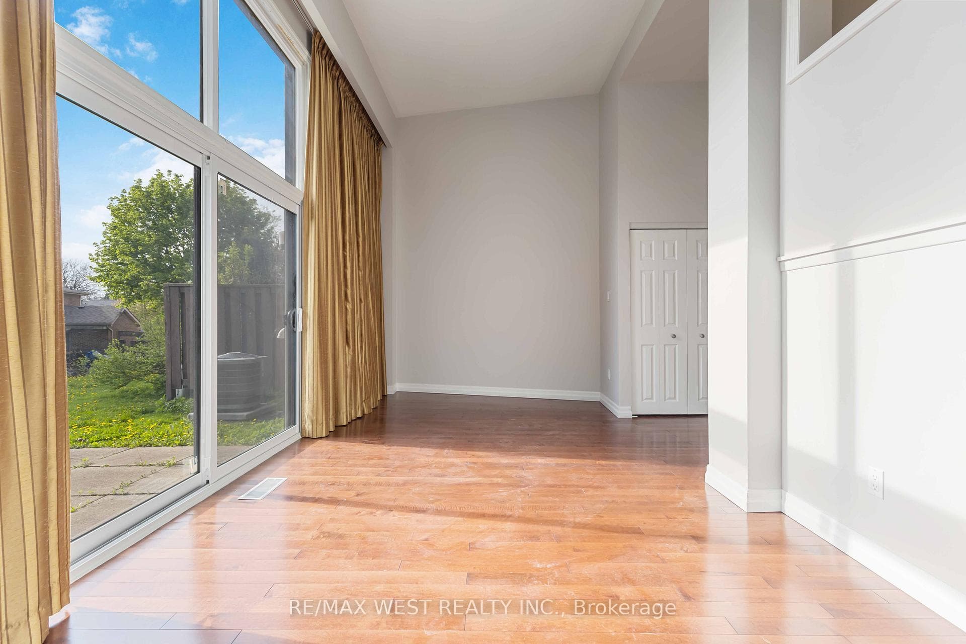 290 Sprucewood Court Unit 45 photo 19
