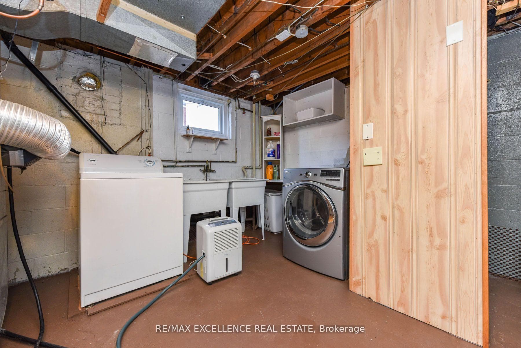 38 Mccaul Street photo 30