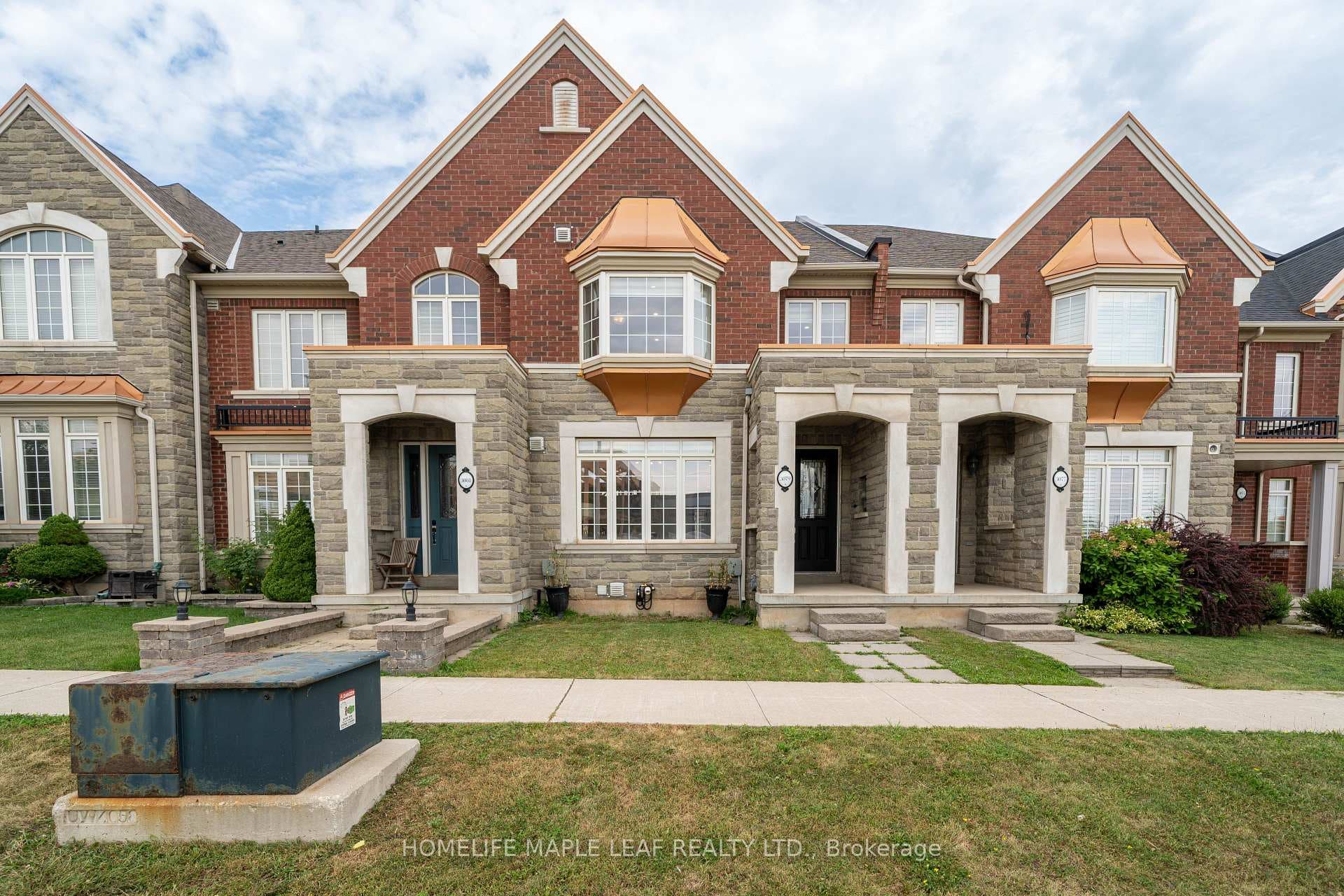 3079 Neyagawa Boulevard photo 1