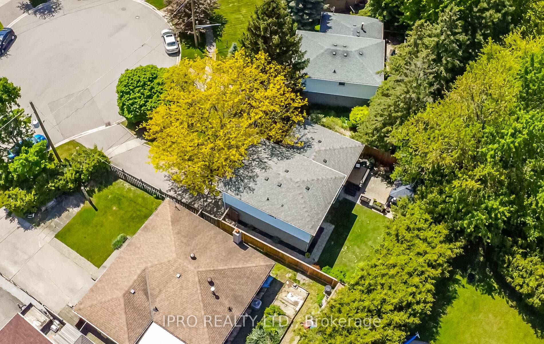 14 Crombie Place photo 5