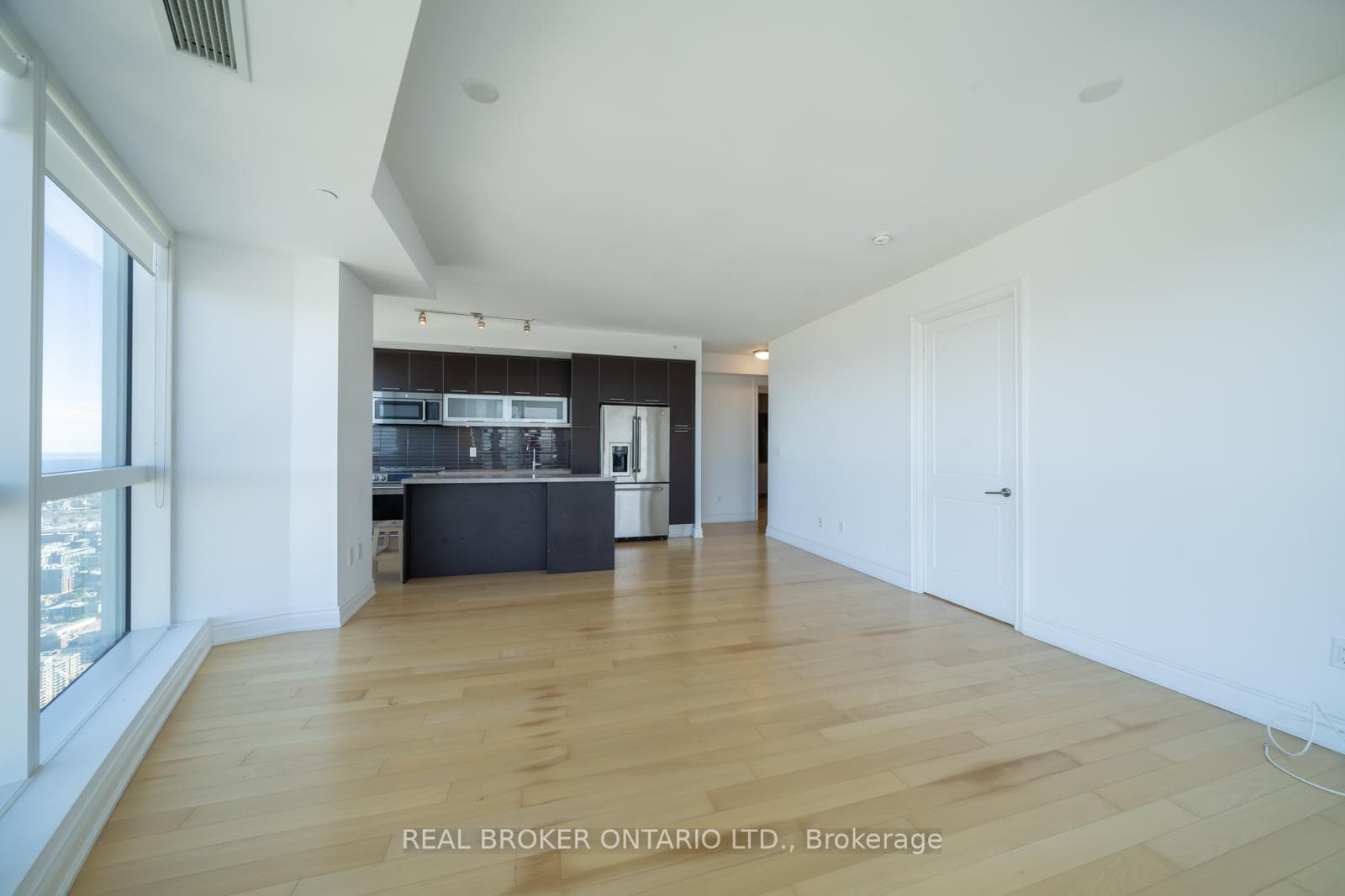 388 Yonge Street Unit 7302 photo 13