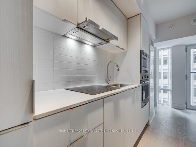 955 Bay Street Unit 618 photo 5