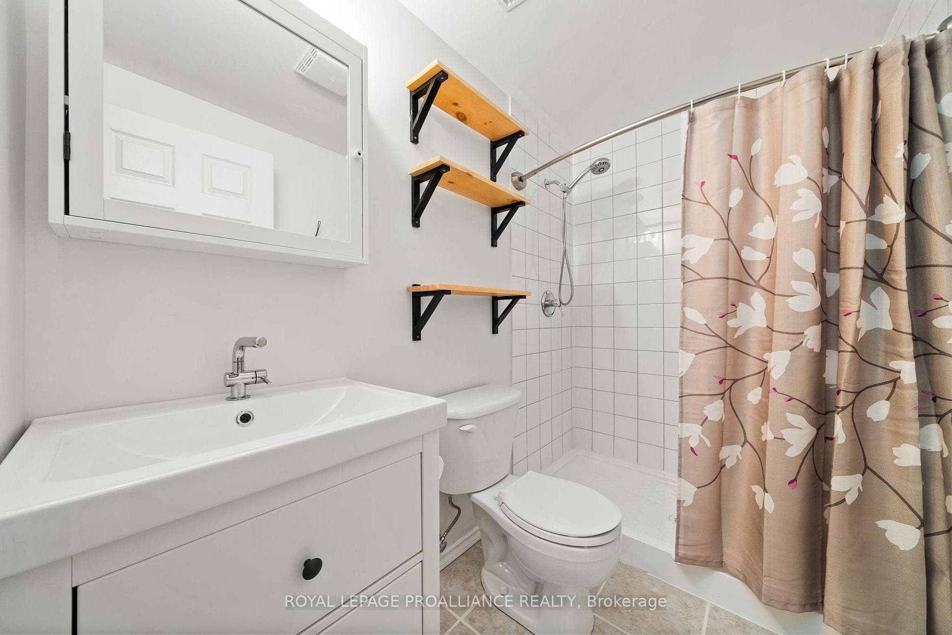 18 Cedar Creek Crescent photo 23