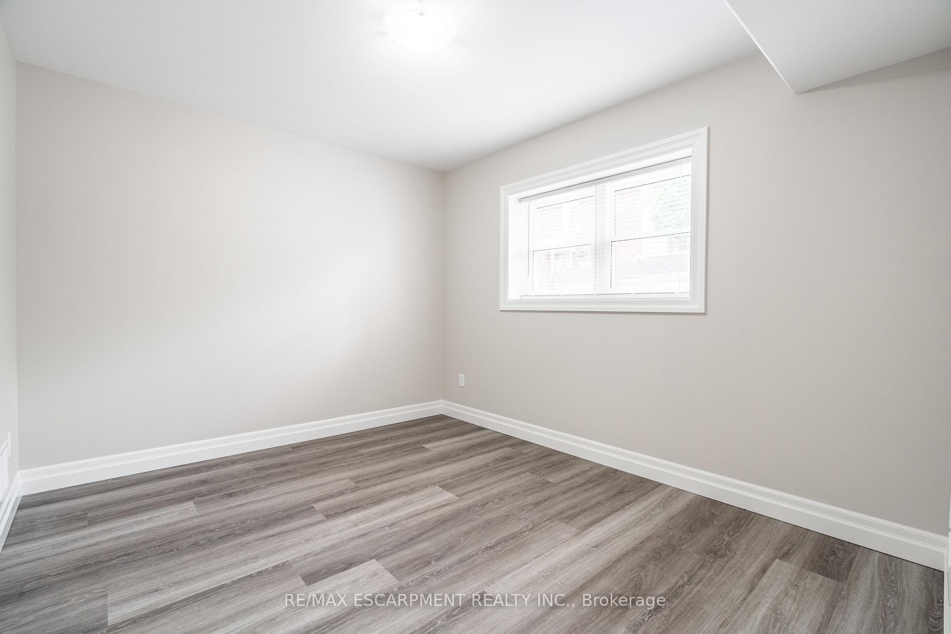 38 Viewpoint Avenue Unit 2 photo 7