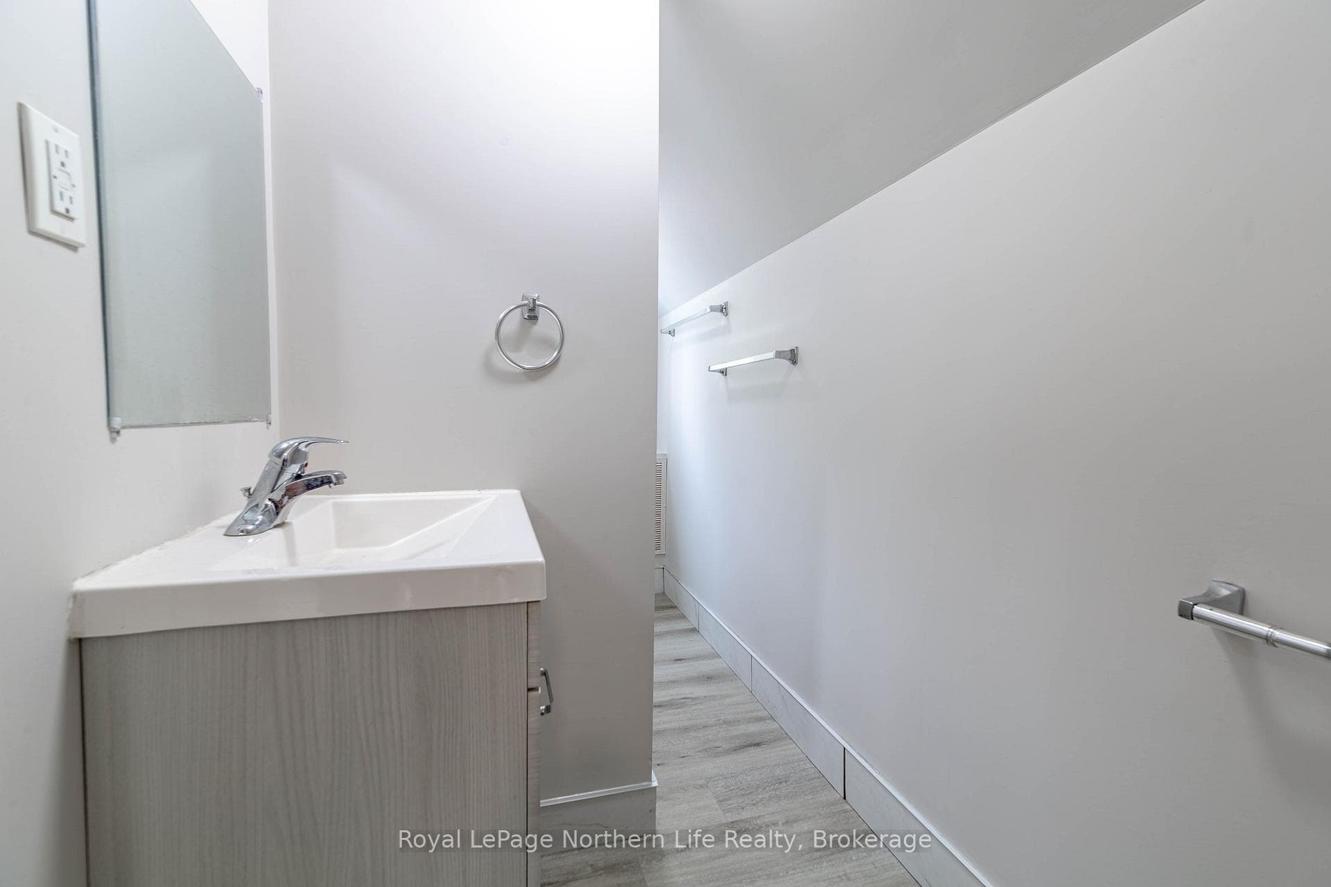 360 Worthington Street photo 22