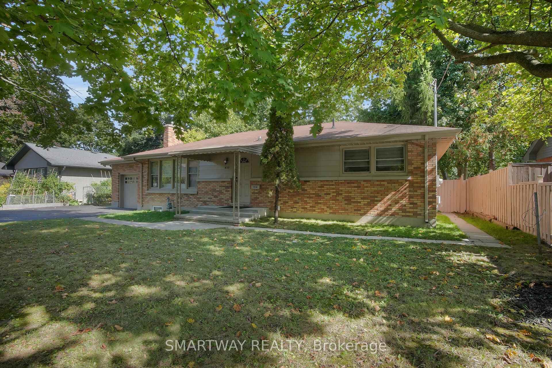 633 Donegal Drive photo 3