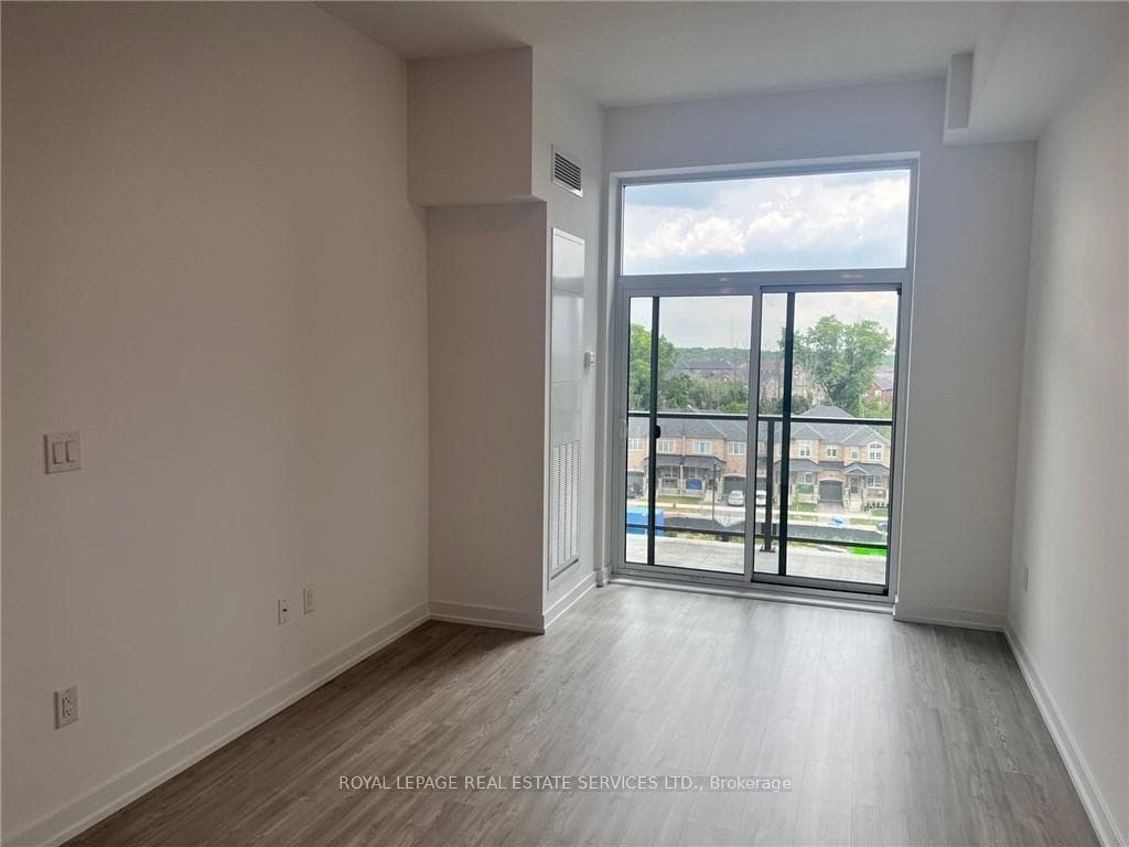 450 Dundas Street Unit 508 photo 5