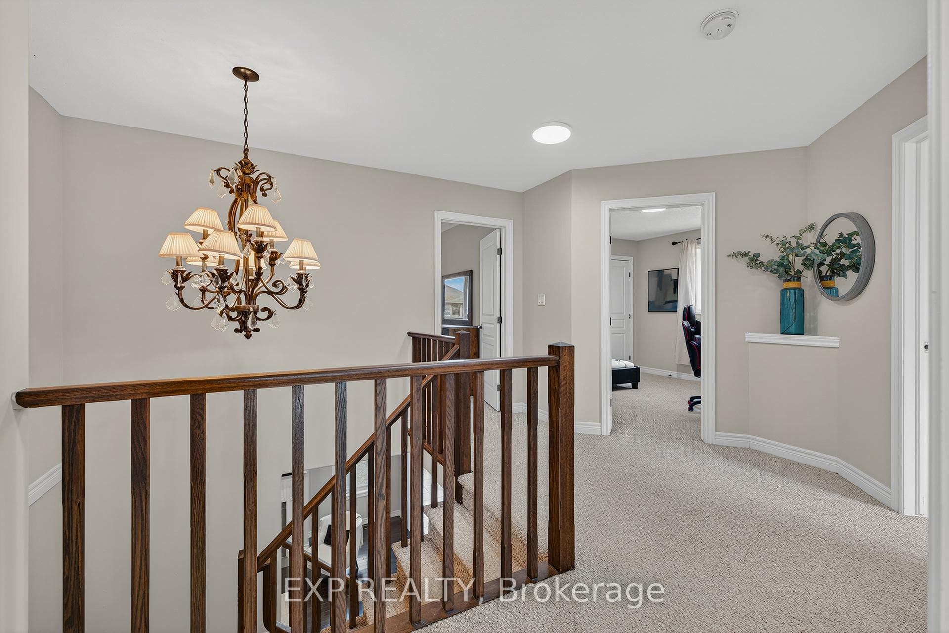 100 Garinger Crescent photo 29
