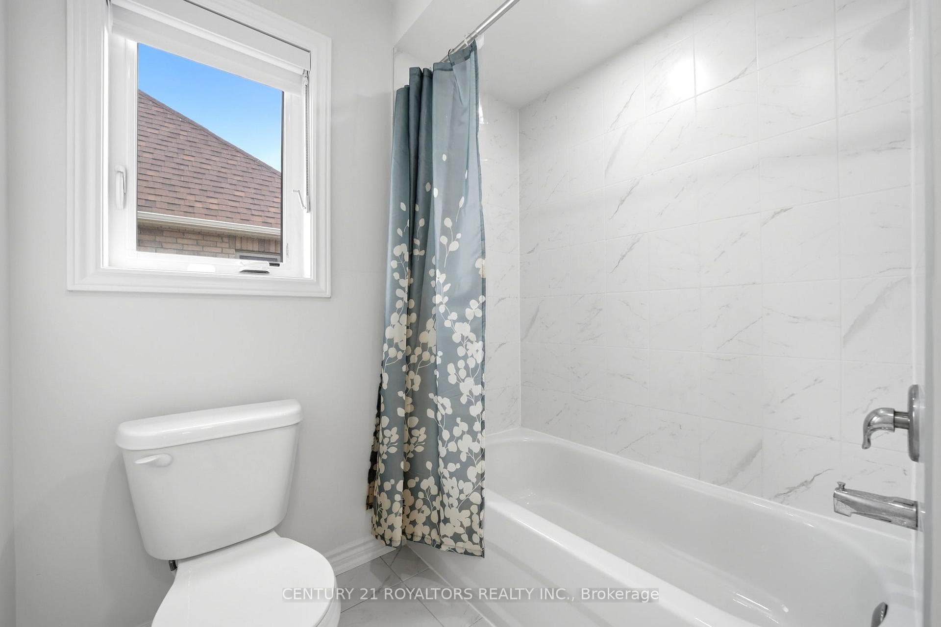 107 Rugman Crescent photo 33