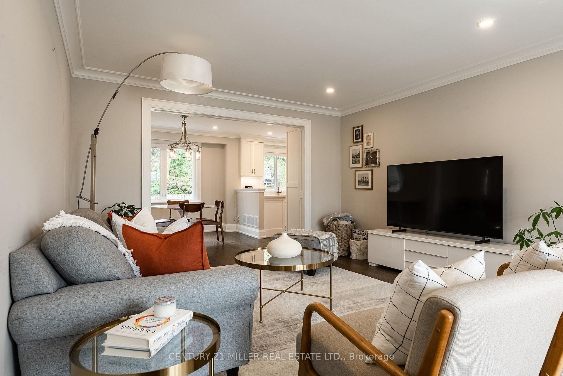 327 Macdonald Road photo 5