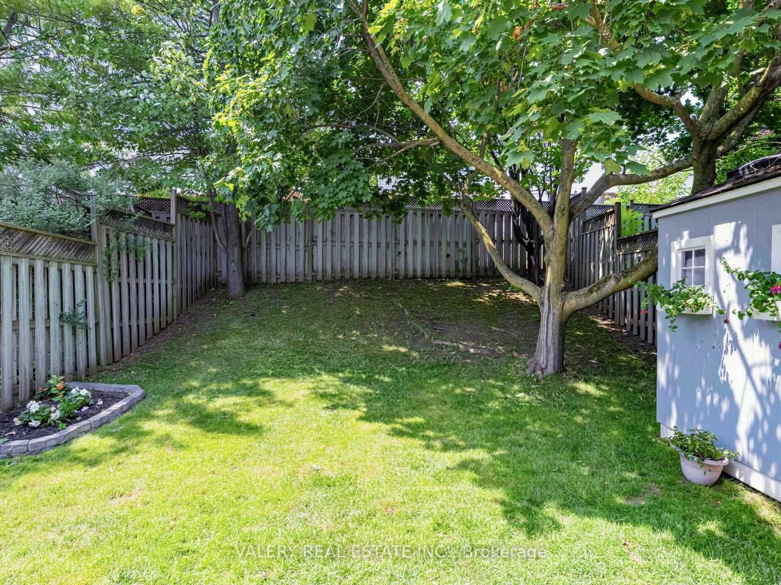 466 Misty Crescent photo 31