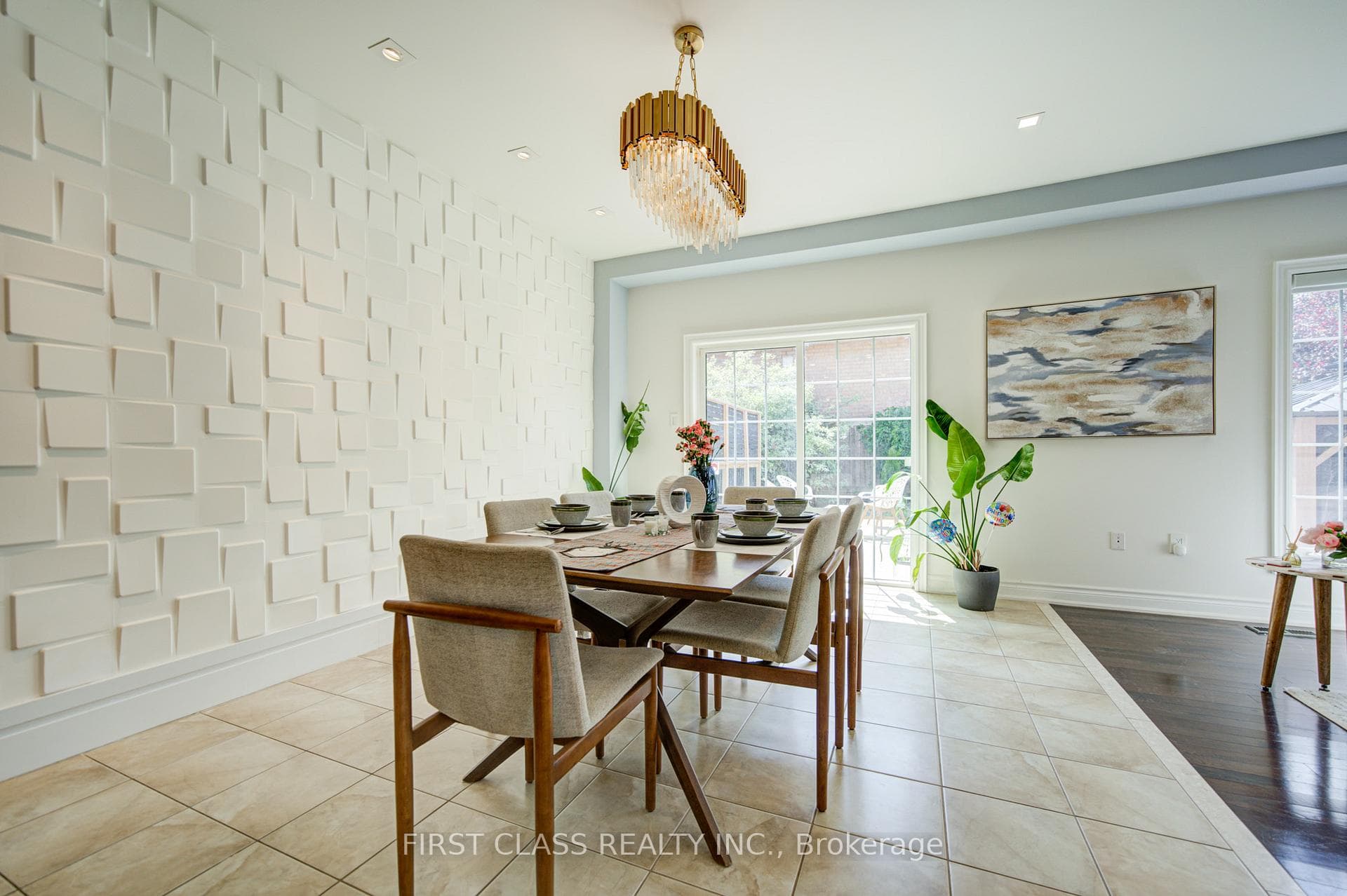 718 Peter Hall Drive photo 21