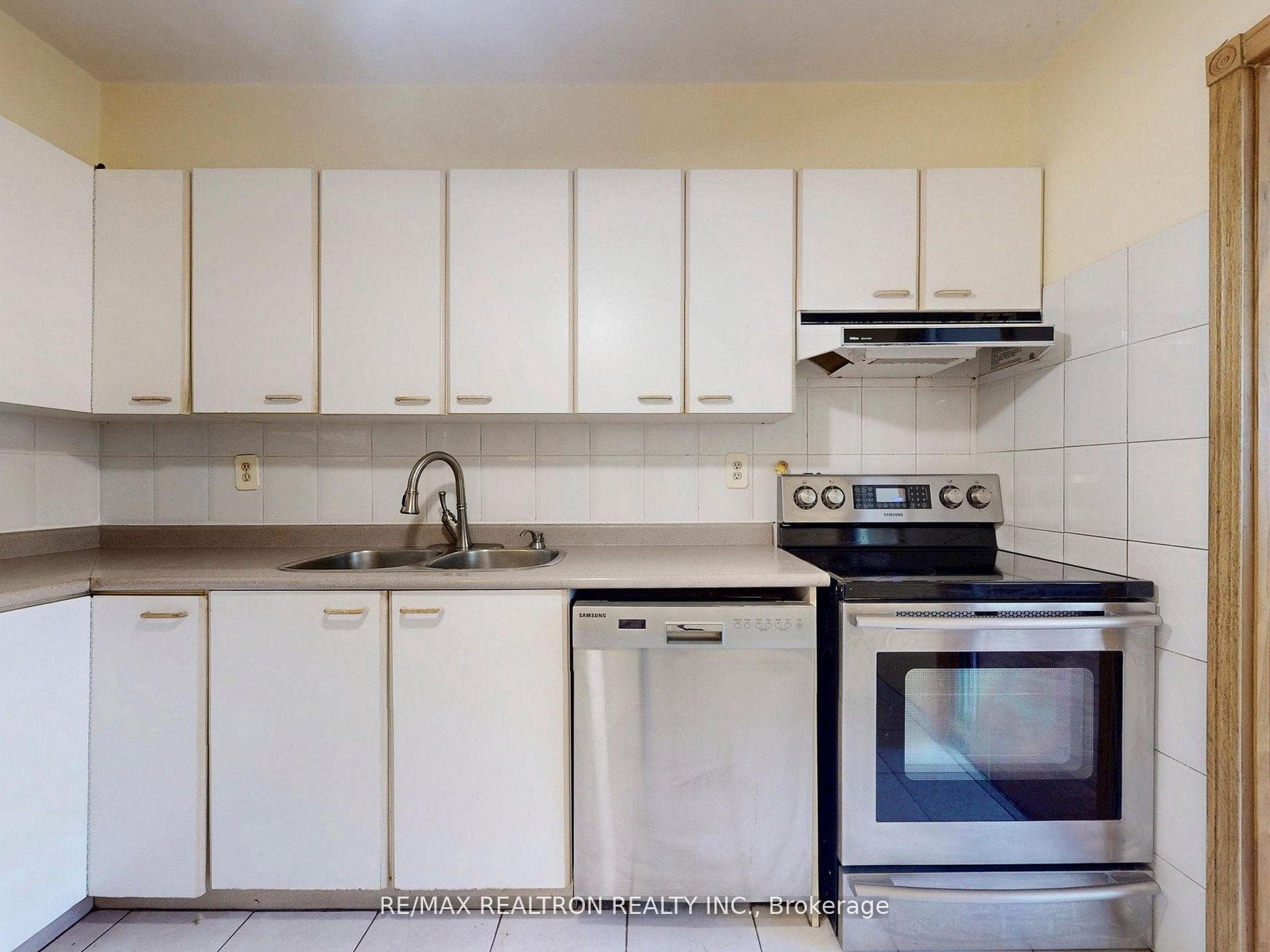 360 Ridelle Avenue Unit 410 photo 16