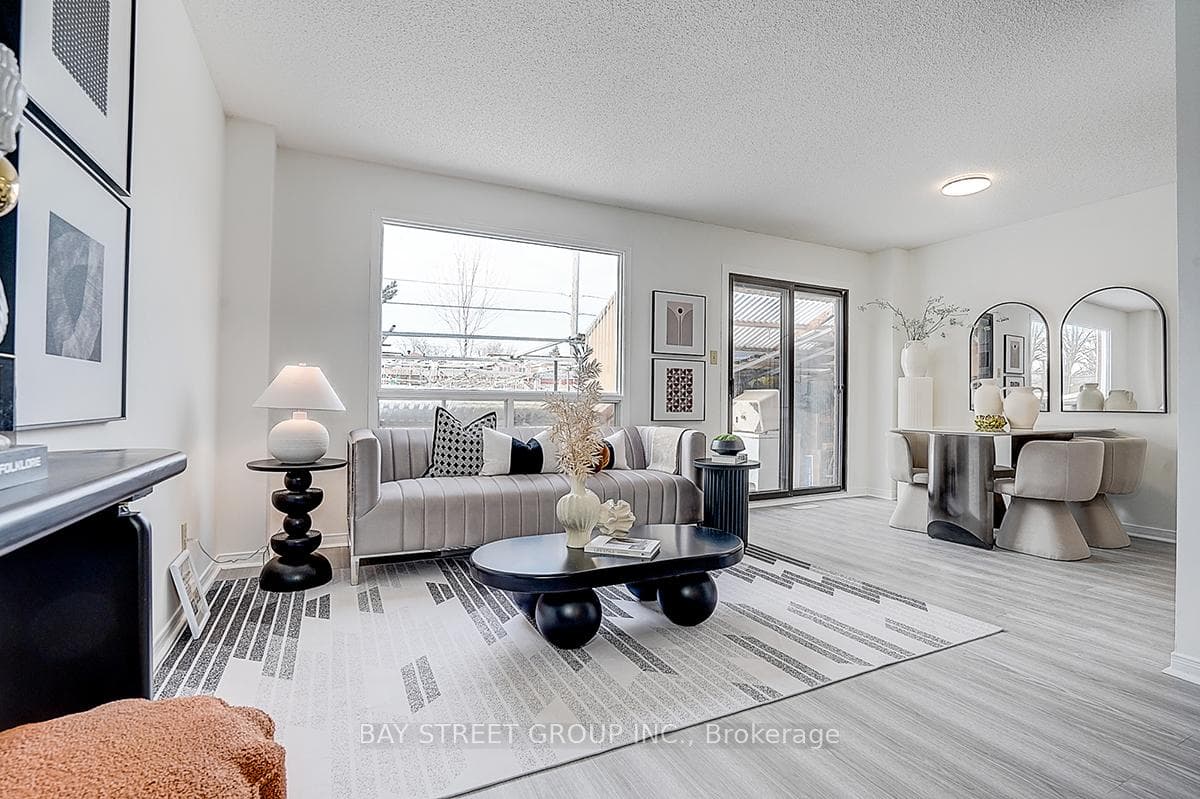 203 Roxanne Crescent photo 6