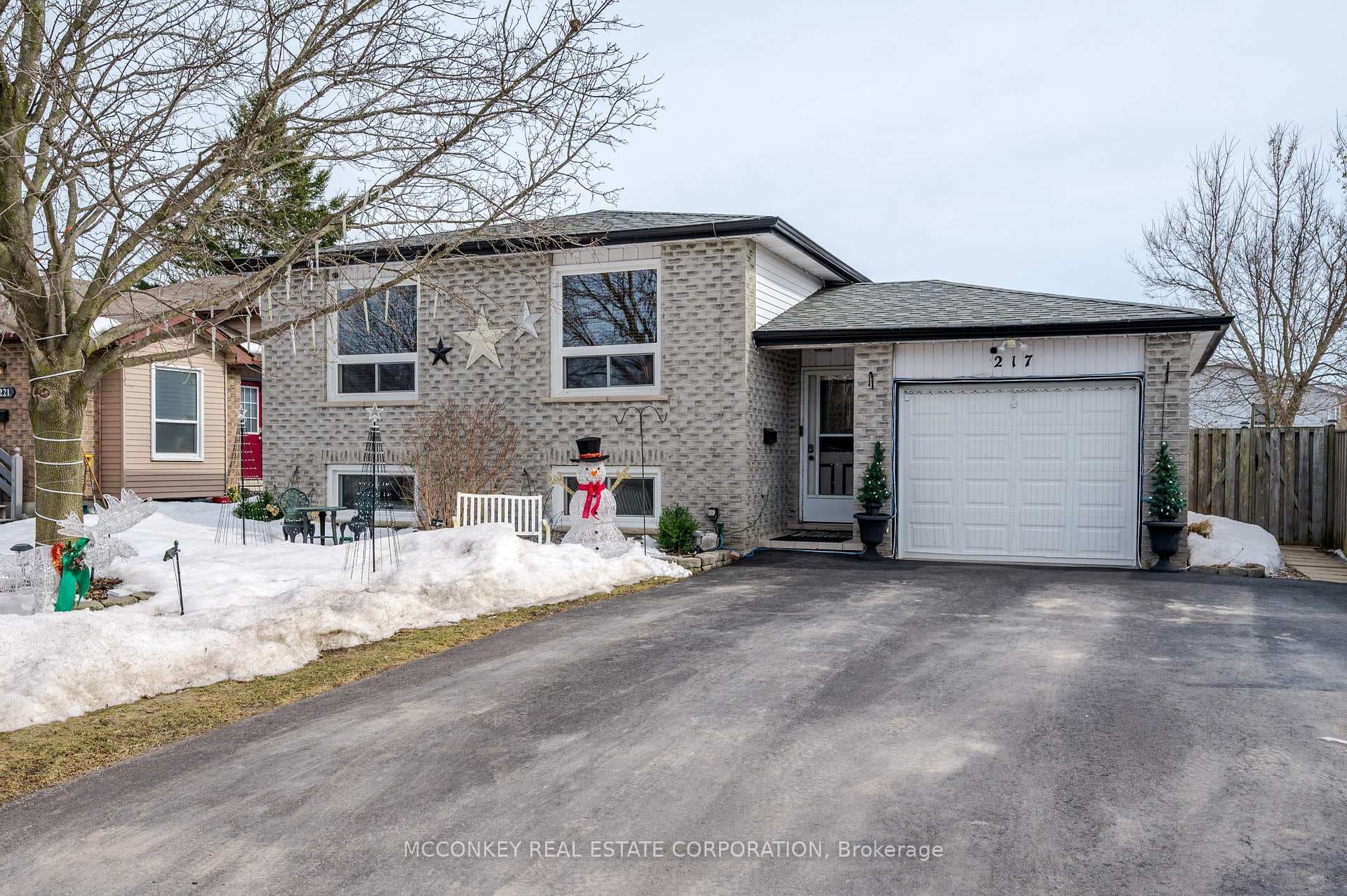 217 MIDDLEFIELD Road photo 1
