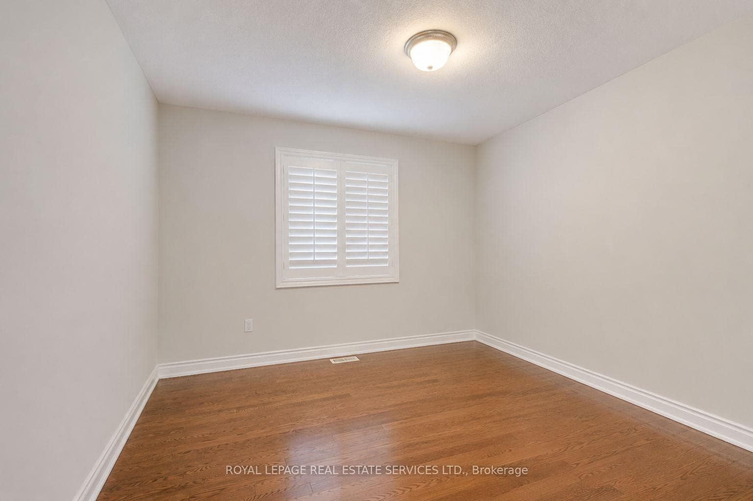 2473 Tesla Crescent photo 31