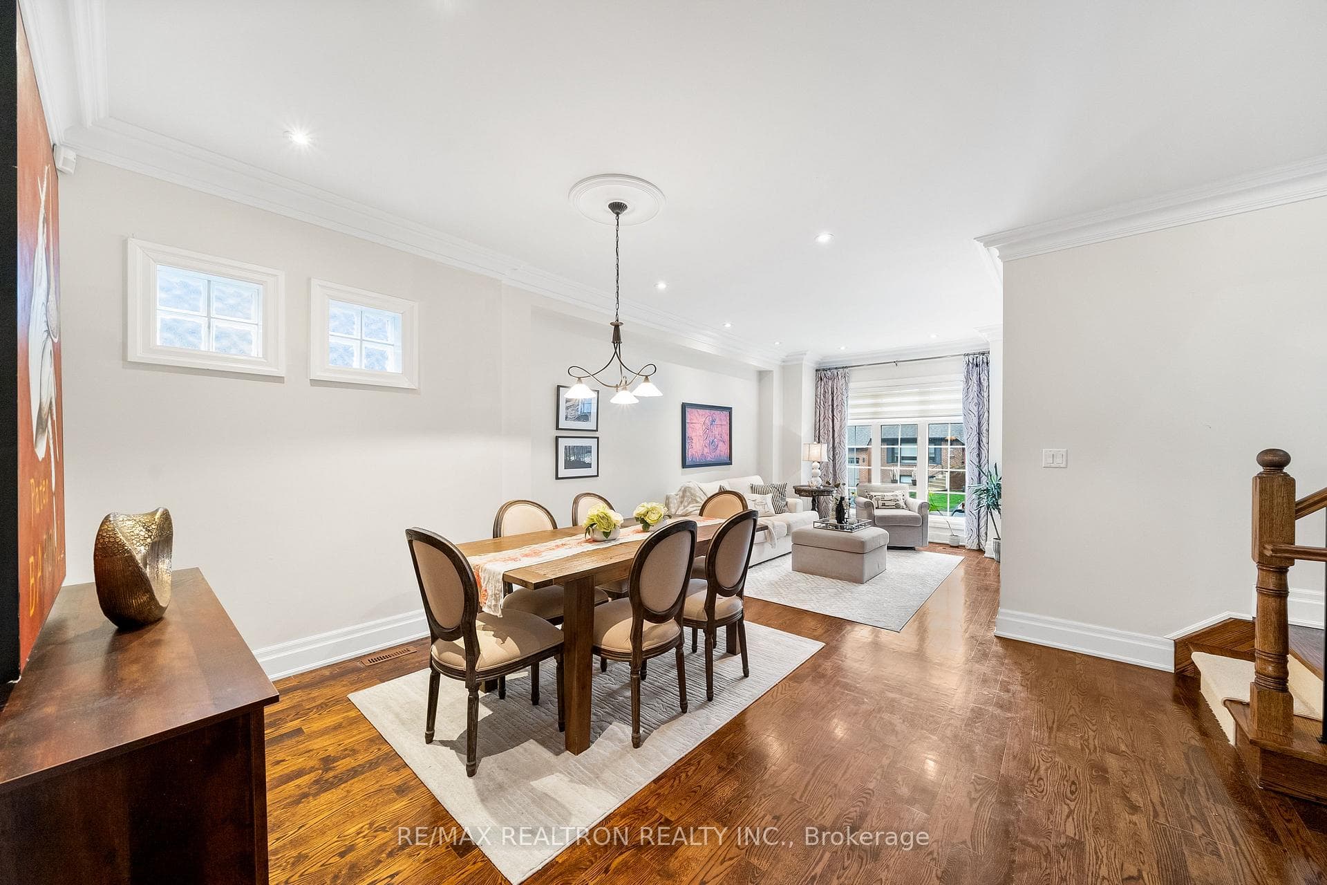 23 Stuart Crescent photo 8