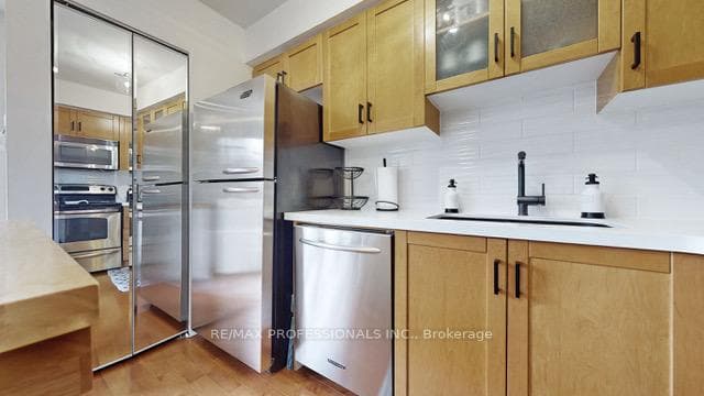 30 Western Battery Road Unit 302 photo 20