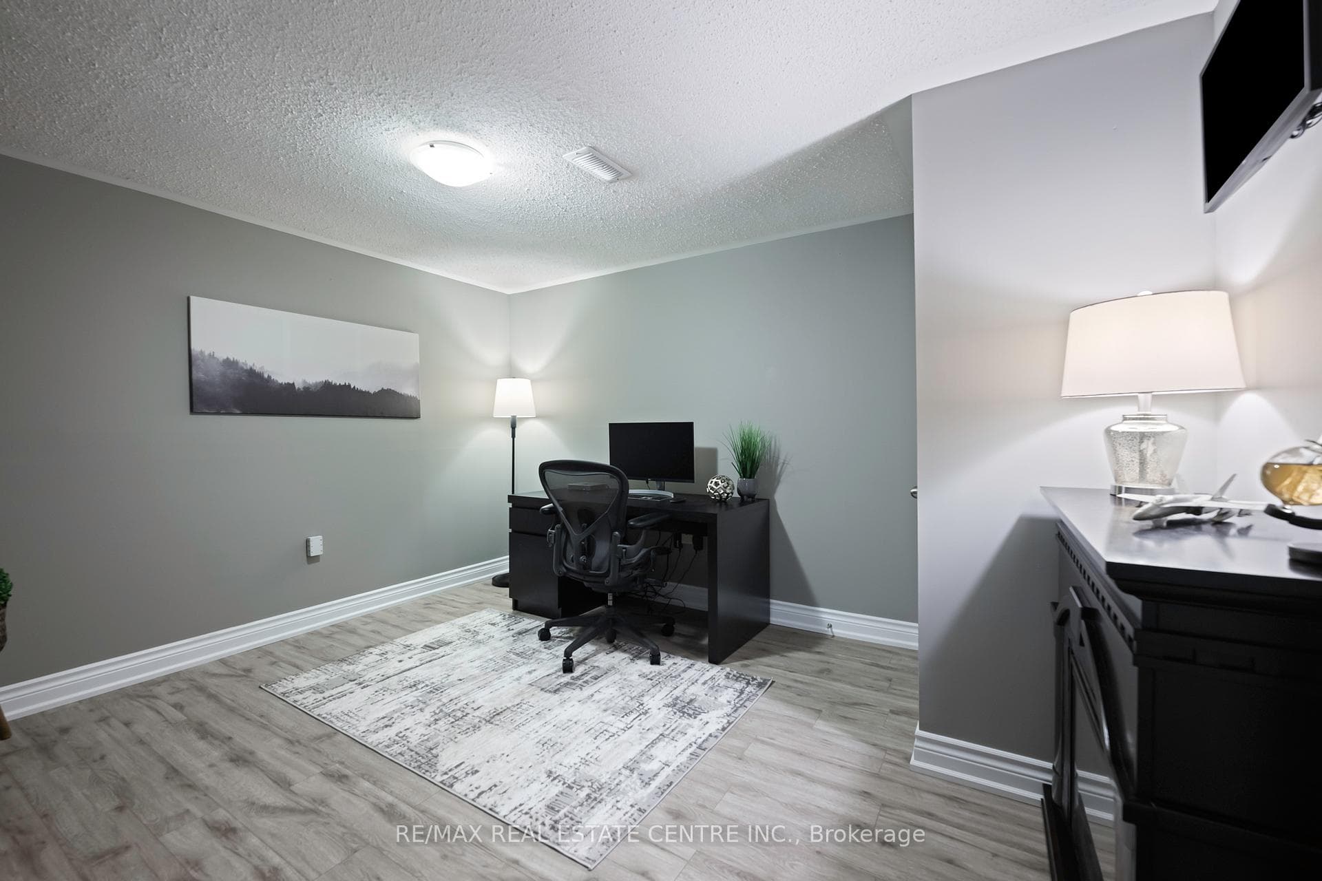 101 Kenpark Avenue photo 35