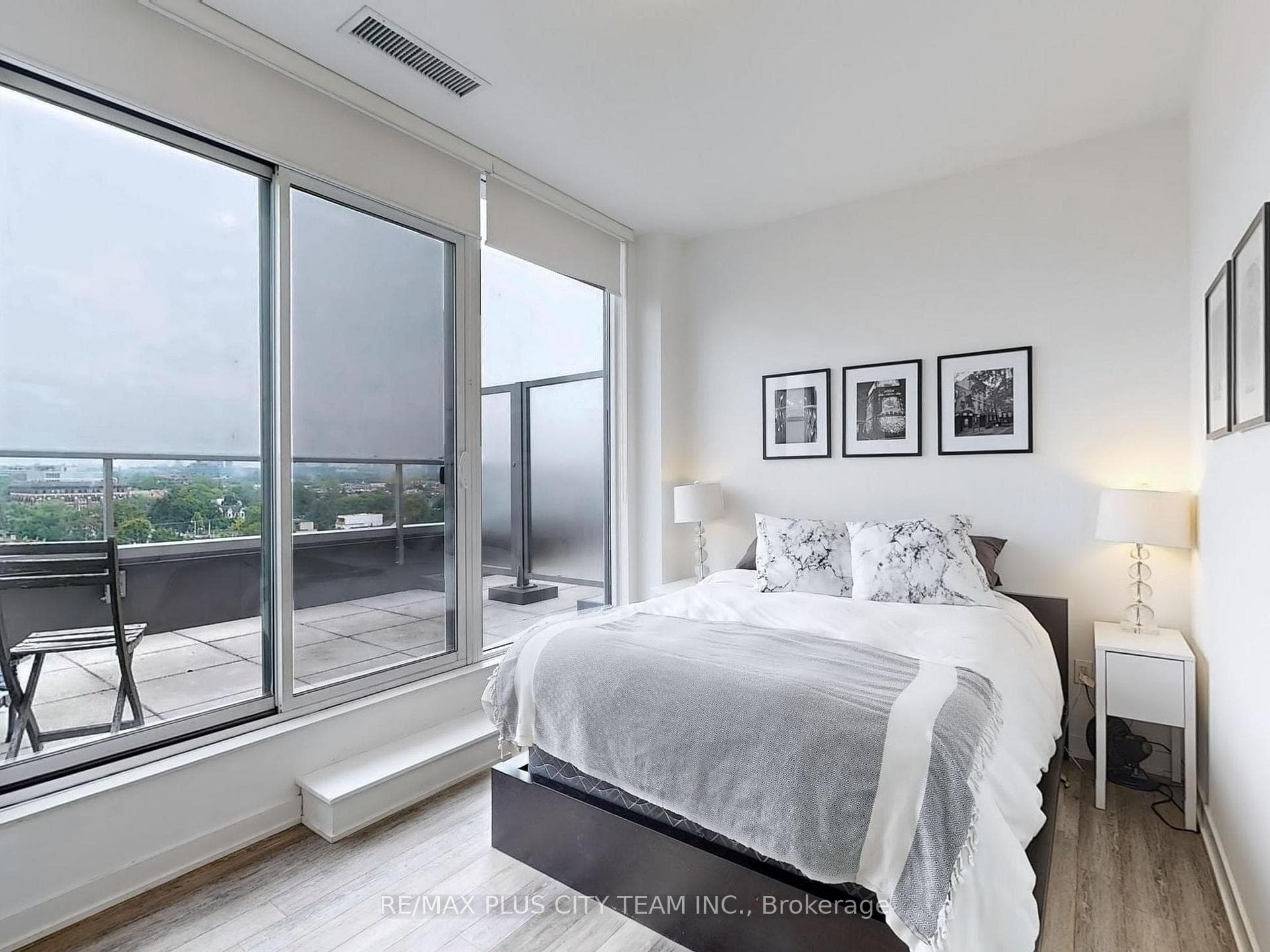 106 Dovercourt Road Unit 807 photo 20