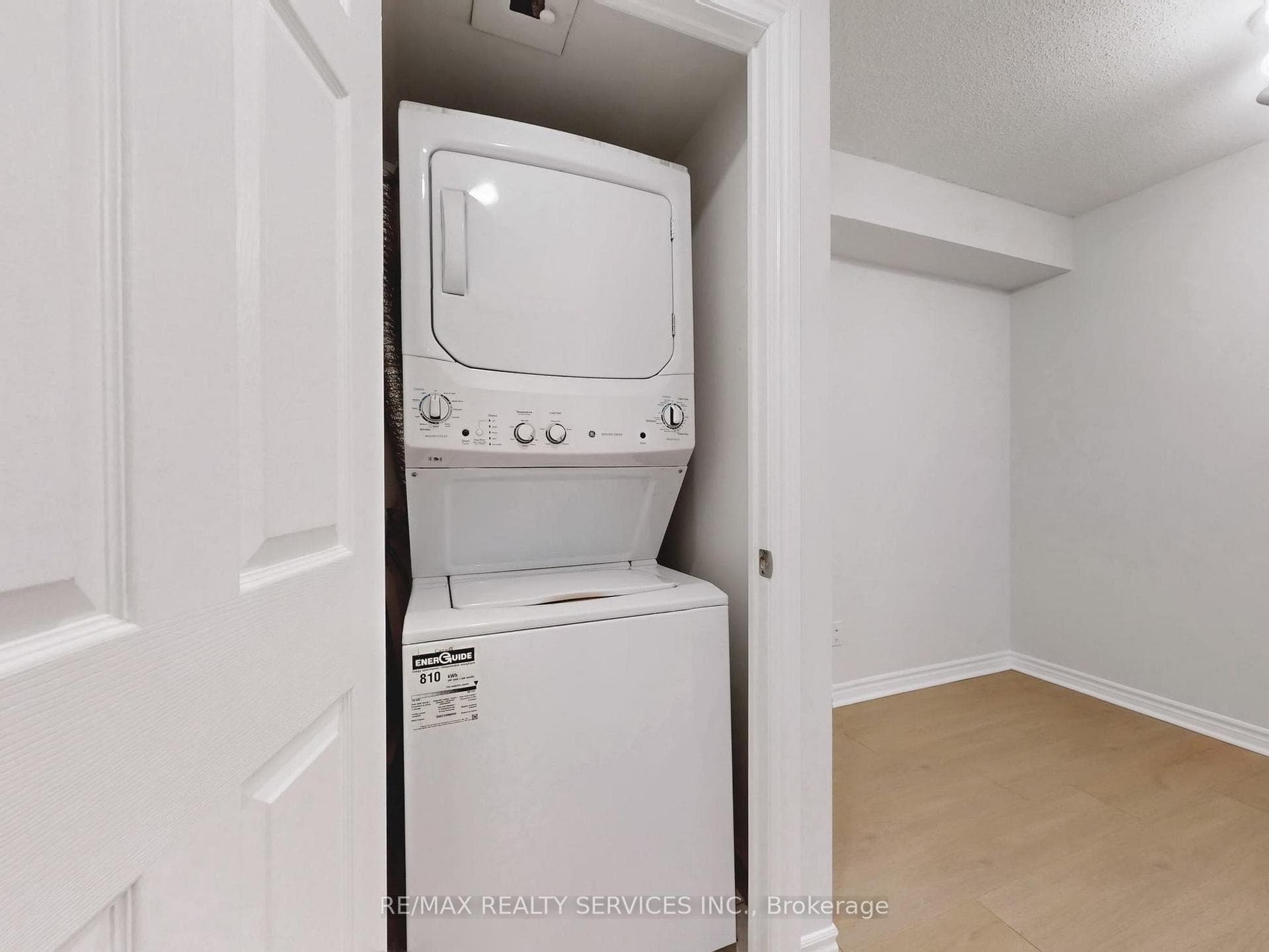 3880 Duke Of York Boulevard Unit 504 photo 32